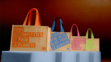 Bientôt plus de sacs en plastique aux caisses des magasins Leclerc