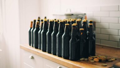 Les Français achètent de plus en plus de bière depuis le début du couvre-feu