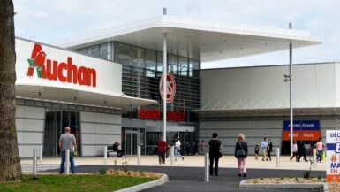 Maine Street : Super U remplace Auchan, un nouveau chapitre pour l'hypermarché local.