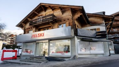 Zara se lance sur les pistes découvrez le premier magasin 100% sports d'hiver